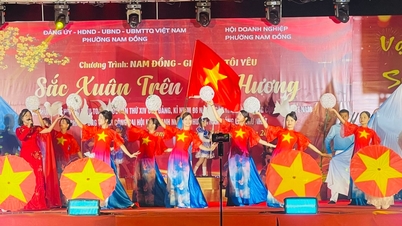 Sôi nổi biểu diễn văn nghệ chào mừng Đại hội XIV của Đảng