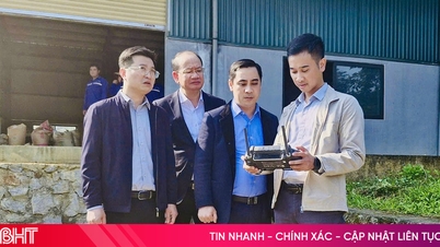 Os agricultores de Ha Tinh adotam a tecnologia digital, impulsionando o desenvolvimento econômico rural.