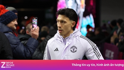 The simmering conflict between MU and the club's legends.