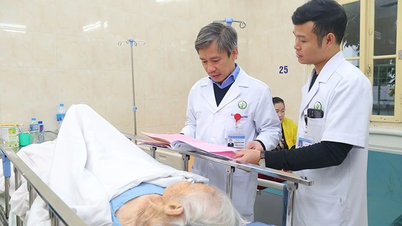 Xây dựng hệ thống y tế công bằng, chất lượng, hiệu quả, bền vững