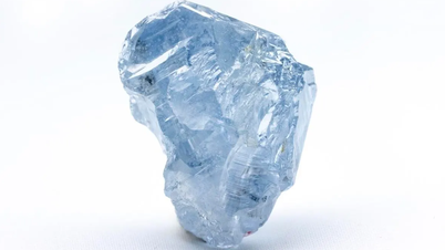 A super-rare 41.82-carat blue diamond has been unearthed, causing a stir in the gemstone market.