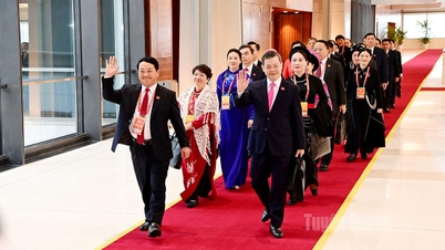 La délégation de Tuyen Quang a assisté à la cérémonie d'ouverture du 14e Congrès national du Parti.