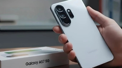 Wygląd Galaxy A57 można poznać po etui na telefon, którego styl przypomina serię S26.