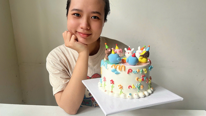 ក្មេងស្រីម្នាក់រកចំណូលបានរាប់លានដុង ដោយការធ្វើនំខេកប្លែកៗ។