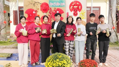 บั๊กนิญ: กิจกรรมเชิงประสบการณ์ที่สนุกสนาน "ขนมข้าวเหนียวเขียว - ตลาดตรุษจีนบ้านเกิดของฉัน"