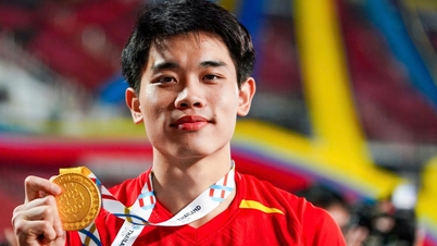 Les fans admirent les efforts déployés par Nguyen Dinh Bac, le « garçon maigre », pour surmonter sa situation.