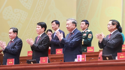 559 letters and telegrams of congratulations from political parties and international friends to the Party Congress.