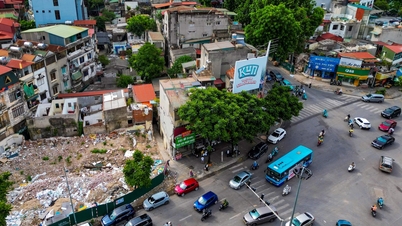 Hanoi bans cars from entering La Thanh Street for 3 months.