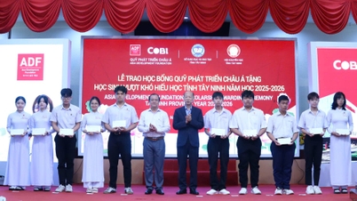 El Fondo de Becas para el Desarrollo Asiático apoya a estudiantes desfavorecidos y estudiosos de la provincia de Tay Ninh.