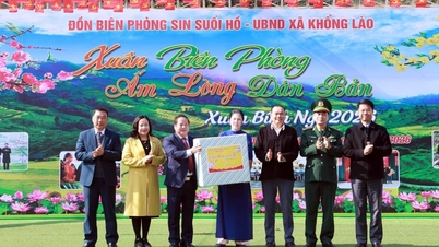 จะมีการแจกจ่ายชุดของขวัญ "Spring Border Guard" มากกว่า 10,000 ชุด ให้แก่ผู้คนในพื้นที่ชายแดน