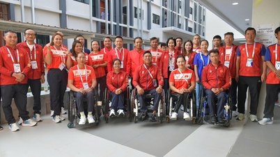 Le vice-ministre Hoang Dao Cuong a encouragé la délégation vietnamienne lors des 13èmes Jeux paralympiques de l'ASEAN.