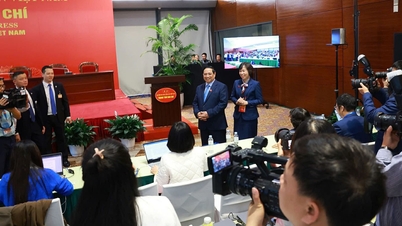 Perdana Menteri Pham Minh Chinh: Fokus pada penyampaian informasi tentang isi utama dan poin-poin baru Kongres.