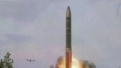 Rusya, stratejik nükleer silahlarını modernize ederek yeni kıtalararası balistik füzelerin testlerini gerçekleştiriyor.