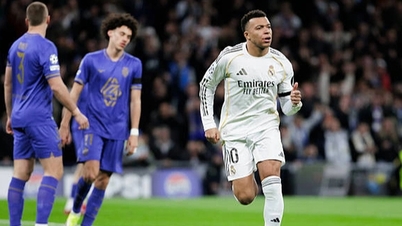 Real Madrid rozdrtil Monako, zatímco PSG prohrálo se Sportingem Lisabon.