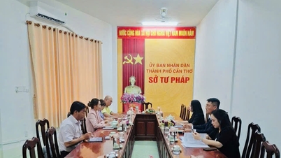 Satu majlis menandatangani perjanjian kerjasama mengenai penyebaran undang-undang antara Akhbar Undang-undang Vietnam dan enam wilayah di wilayah Barat Daya bakal berlangsung.