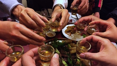 Óvakodj az ételmérgezéstől és az alkoholfogyasztástól a Tet ünnep alatt.