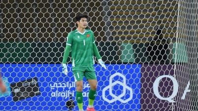 Con lágrimas en los ojos, Trung Kien admitió: "El equipo chino sub-23 jugó de manera muy diferente en este partido y el equipo vietnamita sub-23 quedó muy decepcionado".