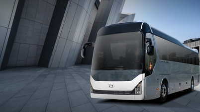 Hyundai Thanh Cong Commercial lance un autobus de passagers haut de gamme de grande capacité.
