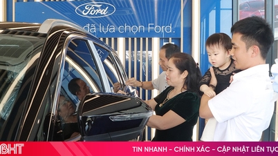 ទីផ្សាររថយន្តរបស់ទីក្រុងហាទិញក្នុងអំឡុងពេលបុណ្យតេត៖ រថយន្តជាច្រើនម៉ូដែលកំពុងលក់អស់យ៉ាងលឿន។