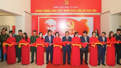 Opening of the exhibition "The Communist Party of Vietnam through its Congresses"