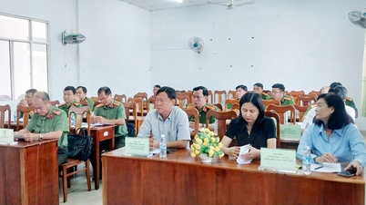 จังหวัดอานเจียง: จัดตั้งคณะกรรมการกำกับดูแลเพื่อติดตามและให้คำแนะนำอย่างครอบคลุมในทุกด้านของการปฏิบัติงานของตำรวจในตำบล อำเภอ และเขตพิเศษต่างๆ