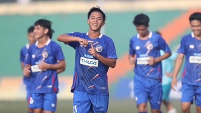 Univerzita tělesné výchovy a sportu Da Nang 2-0 Vysoká škola Phuong Dong Da Nang: Pevně ​​si udržuje první místo v bảngu.