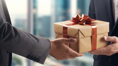Las instituciones educativas tienen estrictamente prohibido utilizar fondos públicos para dar regalos a los líderes durante el Tet (Año Nuevo Lunar).