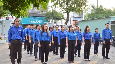 ຊາວໜຸ່ມກຳລັງແຂ່ງຂັນກັນເພື່ອຕ້ອນຮັບກອງປະຊຸມໃຫຍ່ຜູ້ແທນທົ່ວປະເທດຄັ້ງທີ 14 ຂອງພັກ.