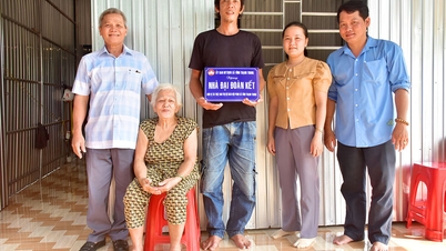 Mái ấm mùa xuân