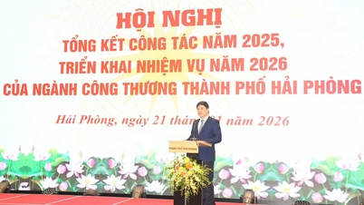 Konference zhodnotila práci průmyslového a obchodního sektoru města Hai Phong v roce 2025 a nastínila úkoly pro rok 2026. Pěti uměleckým řemeslníkům v oblasti výtvarného umění a řemesel ve městě byly uděleny tituly „Lidový řemeslník“ a „Vynikající řemeslník“ za rok 2025.