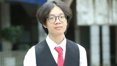 นักเรียนที่ได้คะแนนสูงสุดในการแข่งขันภาษาอังกฤษระดับชาติเล่าถึง "ฝันร้าย" ของเขาเกี่ยวกับการเรียนพิเศษ
