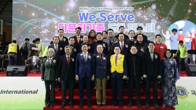 A Cônsul Geral Phuong Lan participou do evento 'We Serve - Multicultural Family Dream Festival' em Busan, Coreia do Sul.