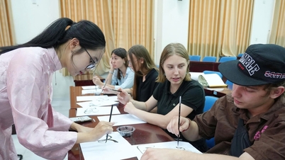 Da Nang Eğitim Üniversitesi, uluslararası öğrenciler için Vietnam Tet (Ay Takvimi Yeni Yılı) deneyim programı düzenliyor.