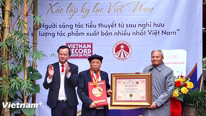 Vietnami rekord született a kilencvenes éveiben járó szerzők között, akik 100 regényt írtak.