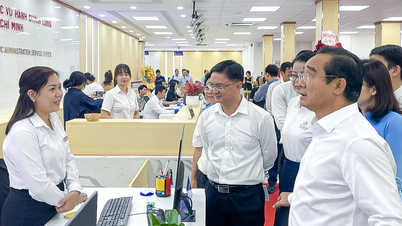 Øk bemanningen ved Ho Chi Minh-byens offentlige administrative servicesenter for å unngå etterslep i søknader.