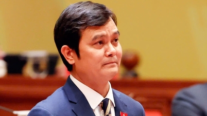 Pan Bui Quang Huy byl zvolen členem ústředního výboru 14. sjezdu strany.