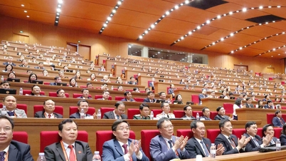 제14차 중앙위원회: 선구적인 사상, 모범적인 행동, 단호한 실행.