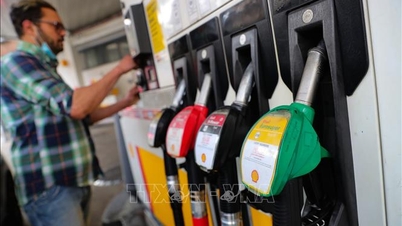 Prețurile petrolului și-au continuat creșterile pe fondul îngrijorărilor legate de ofertă.