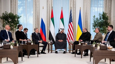 Trilateral negotiations between Russia, Ukraine, and the US are tense over territorial issues.