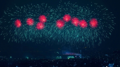 화려한 불꽃놀이가 당 제14차 전국대회의 성공을 축하합니다.
