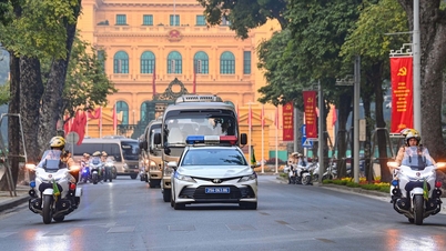 Pujian diberikan kepada petugas polisi lalu lintas yang memastikan pengawalan berjalan lancar pada Kongres Partai ke-14.