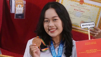 Bỏ học chuyên Anh, nữ sinh Cao Bằng rẽ hướng thi Văn và được tuyển thẳng