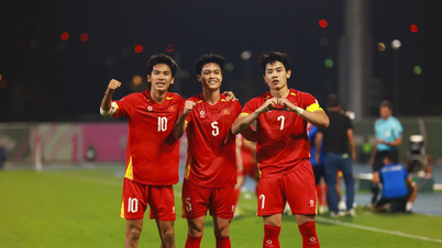 ນັກເຕະ U23 ຫງວຽນດິ່ງບັກ: ເມື່ອຂ້ອຍກັບໄປຫວຽດນາມ, ຂ້ອຍຕ້ອງກິນເຝີ!