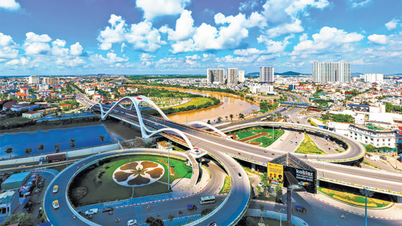 สืบสานประเพณี "เมืองท่าผู้กล้าหาญ - ภาคตะวันออกอันมั่งคั่งทางวัฒนธรรม" ขอให้เราร่วมแรงร่วมใจกันเร่งสร้างความก้าวหน้าไปพร้อมกับประเทศชาติ