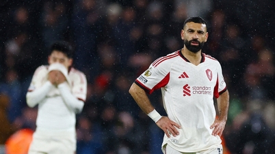 HLV Arne Slot thừa nhận Liverpool 'cạn kiệt' sau thất bại thứ 7