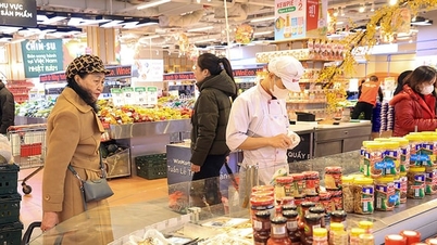 В новой волне потребительских расходов розничные продажи демонстрируют ускорение.