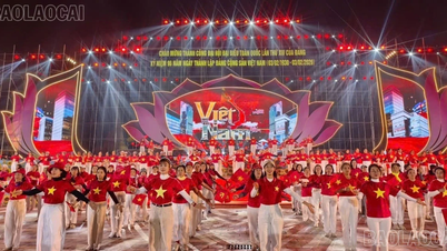 Tổng duyệt Chương trình nghệ thuật "Tự hào tiến bước dưới cờ Đảng quang vinh"