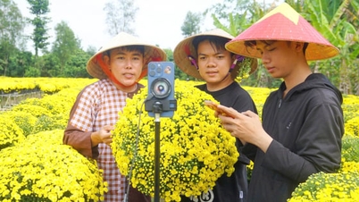 การถ่ายทอดสดการขายดอกไม้ - 'เส้นชีวิต' ที่ช่วยเกษตรกรลดความสูญเสีย