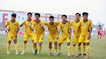 A equipe SLNA U.19 derrotou facilmente o Cong Viettel I e ​​avançou para a final do campeonato nacional sub-19.