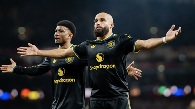Arsenal, Manchester United'a kendi sahasında şok bir yenilgi aldı ve bu durum Premier Lig'de büyük bir öfkeye yol açtı.